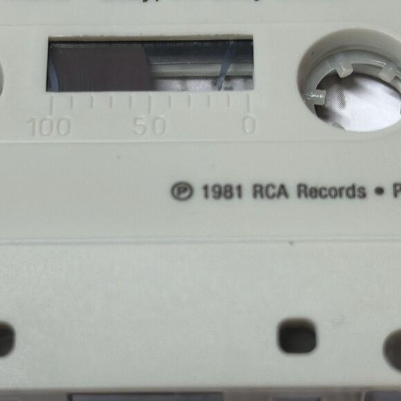 John Denver’s Greatest Hits Cassette Tape and Some Days are diamonds - Picture 5 of 9